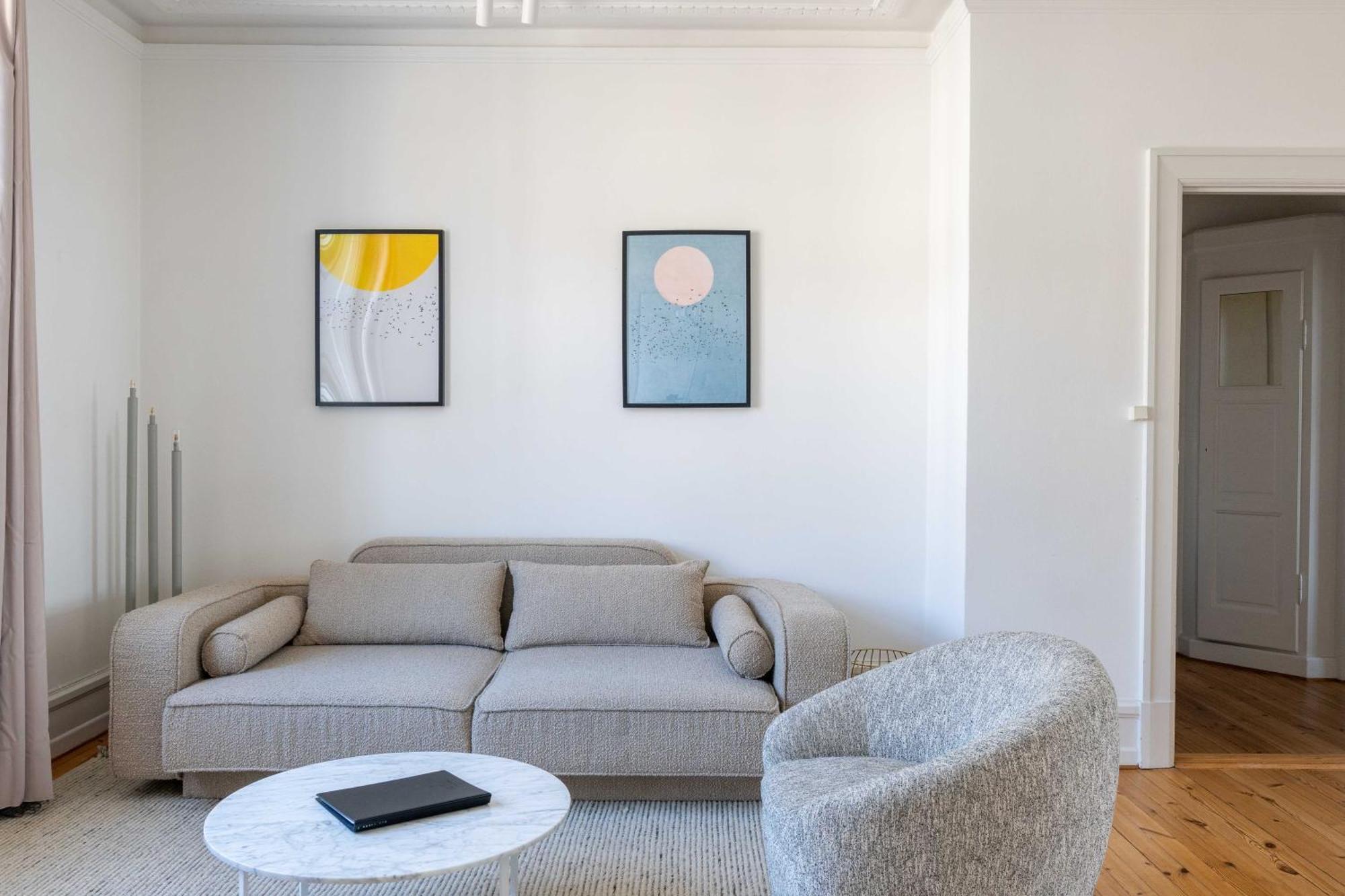 Spacious 3 Bedroom In Peaceful Area Apartment *